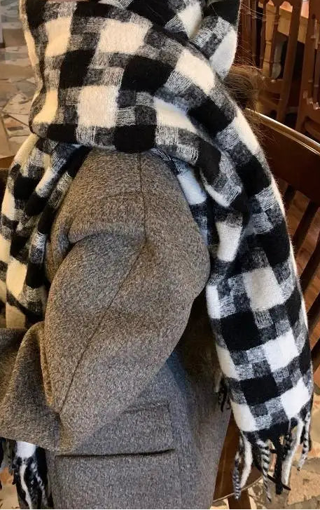 Fashionable Large Windproof Checkered Scarves