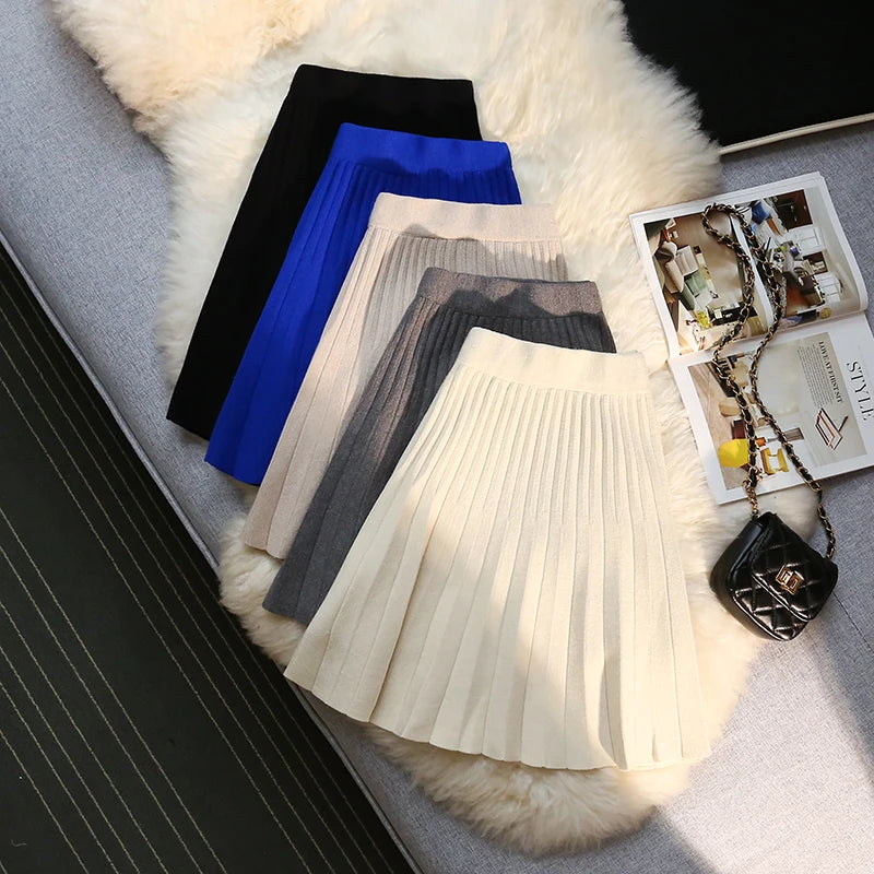 Knit Pleated Short Skirts