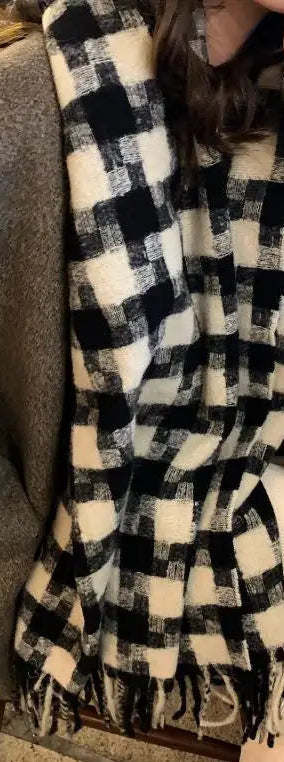 Fashionable Large Windproof Checkered Scarves