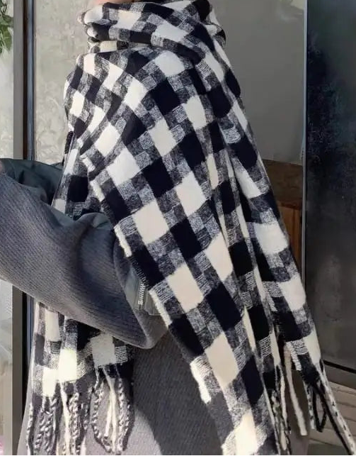 Fashionable Large Windproof Checkered Scarves
