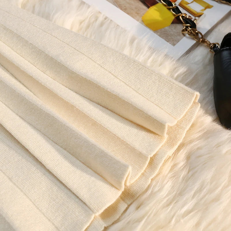 Knit Pleated Short Skirts